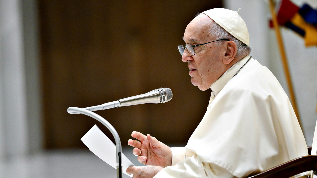 El papa Francisco advierte del peligro de reducir las relaciones humanas a "meros algoritmos"