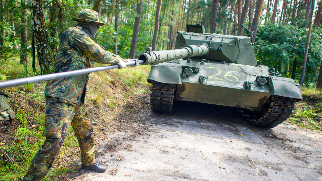 FT: Occidente suministra deliberadamente a Ucrania tanques Leopard obsoletos