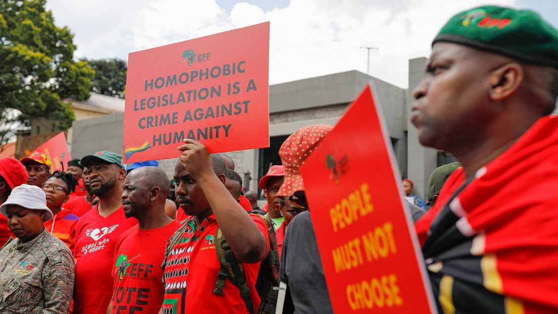 Acusan a la primera persona en Uganda de "homosexualidad con agravantes" castigada con pena de muerte
