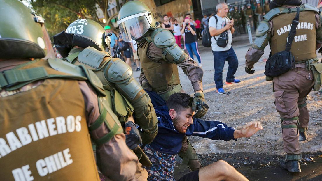 Encuesta revela que 65 % de los chilenos justificaría un gobierno autoritario "en casos críticos"