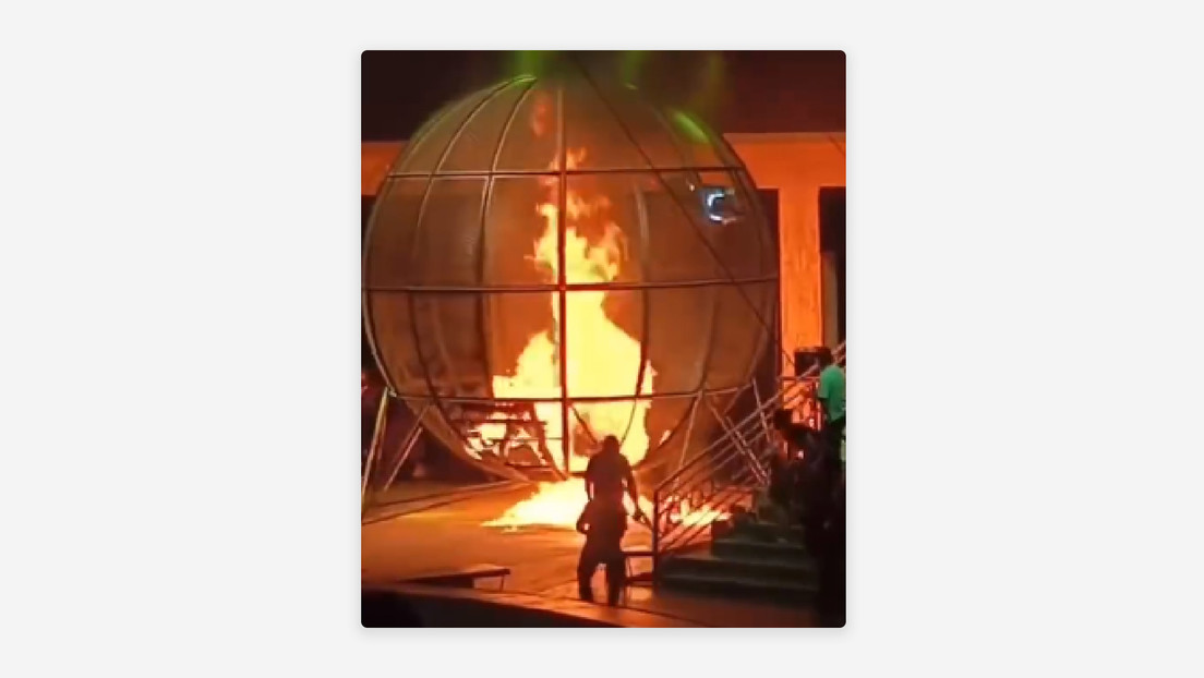 VIDEO: Moto explota mientras hace un bucle muerto en un circo chino