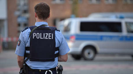 Encuentran simbología nazi y pornografía infantil en chats de policías alemanes