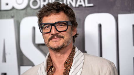 Pedro Pascal visita una muestra de arte en su honor y se lleva una desagradable sorpresa