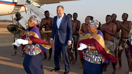 Lavrov llega a Sudáfrica para asistir a la XV Cumbre del BRICS