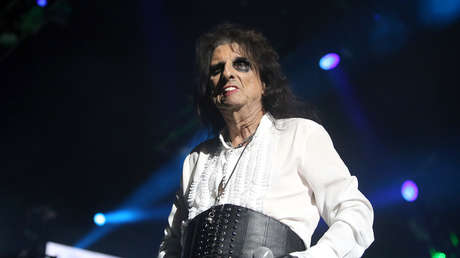 Empresa de cosméticos cancela su colaboración con Alice Cooper por sus declaraciones sobre personas trans