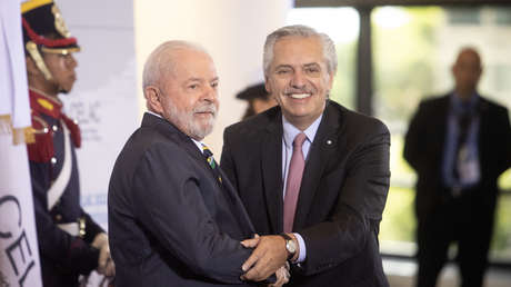 Brasil propone a Argentina usar el yuan en sus transacciones comerciales bilaterales durante la cumbre de los BRICS