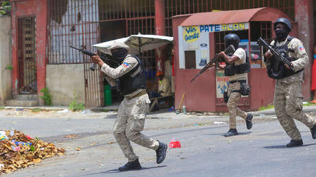Policía haitiana lanza operación para recuperar los cuerpos de feligreses cristianos asesinados por una pandilla