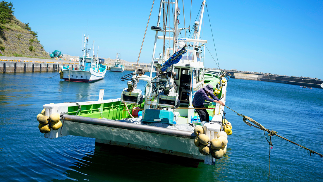 Japón asignará 137 millones de dólares para los pescadores que sufran pérdidas por el vertido de agua de Fukushima