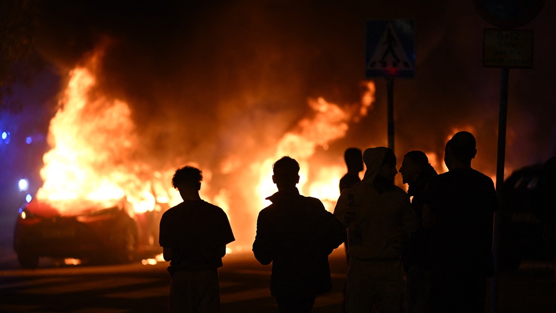 Disturbios violentos en Suecia tras otra quema del Corán (VIDEO, FOTOS)