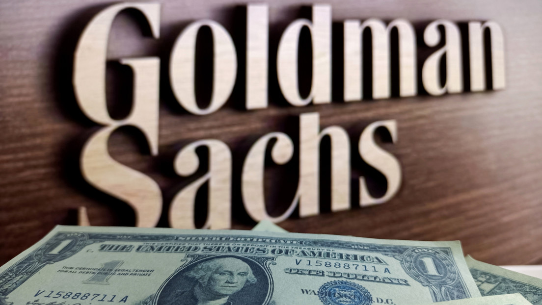Exempleado presenta demanda millonaria contra Goldman Sachs