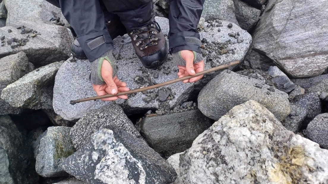 FOTOS: Descubren en Noruega una flecha de hace 4.000 años que se conservó en hielo