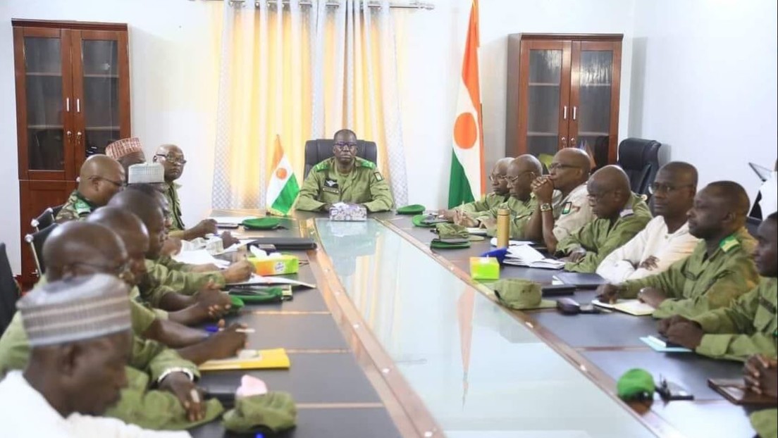 Junta militar de Níger acusa a Francia de desplegar fuerzas para una "intervención"