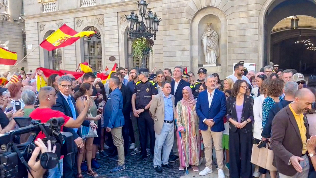VIDEO: Boicotean en Barcelona el minuto de silencio por las víctimas del terremoto en Marruecos