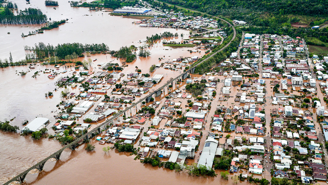 Continúa la frenética búsqueda de desaparecidos por el ciclón en Brasil que dejó 46 muertos