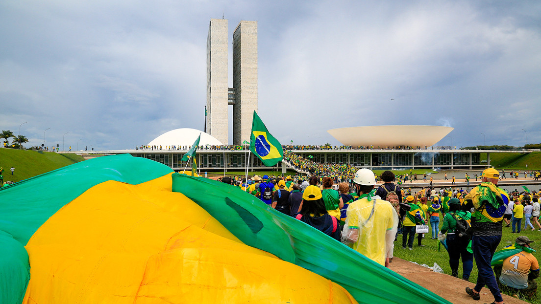 Cuatro al banquillo: Inicia el primer juicio por los ataques bolsonaristas en Brasilia