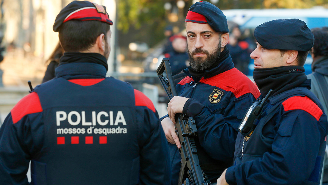 Detienen al hijo del cónsul chileno en Barcelona por presuntos robos con un vehículo diplomático
