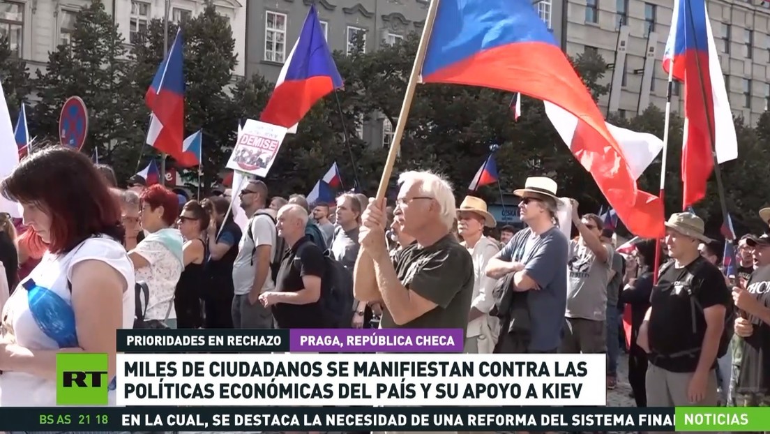 Miles de personas se manifiestan en Praga contra las políticas económicas del Gobierno y su apoyo a Ucrania