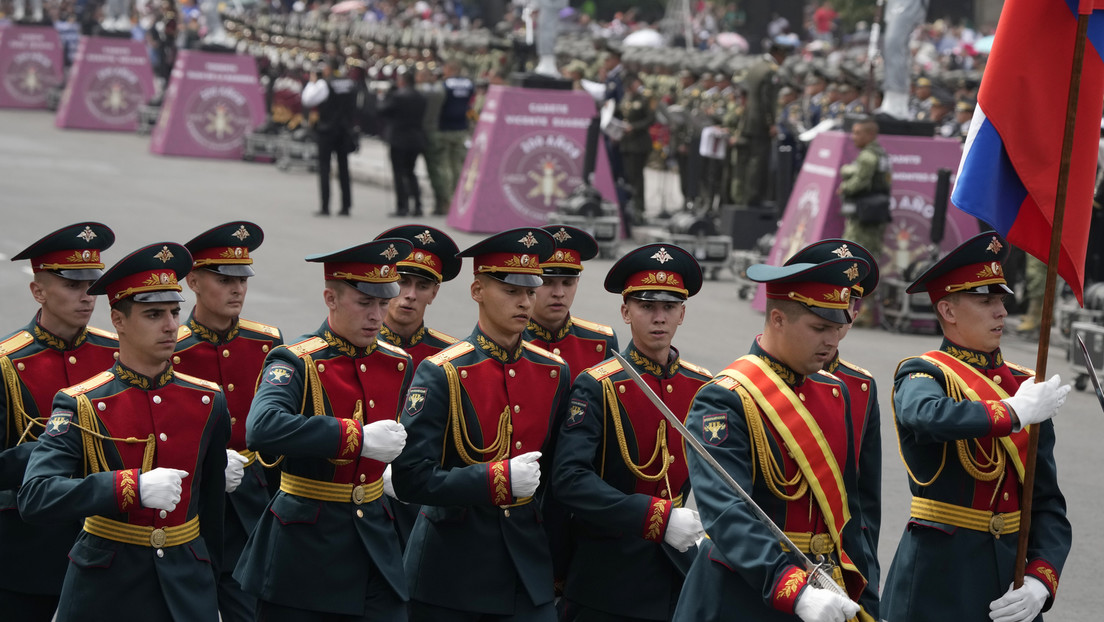López Obrador explica por qué participó el regimiento ruso en el desfile militar por la independencia