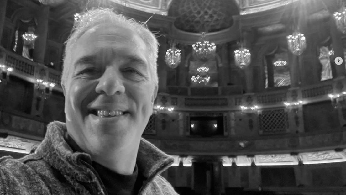 Muere el barítono argentino Alejandro Meerapfel durante un concierto en Francia