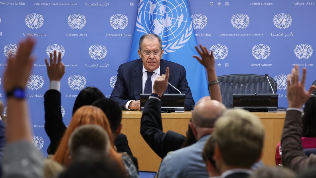 Lavrov aconseja a una periodista de Reuters "escribir la verdad"
