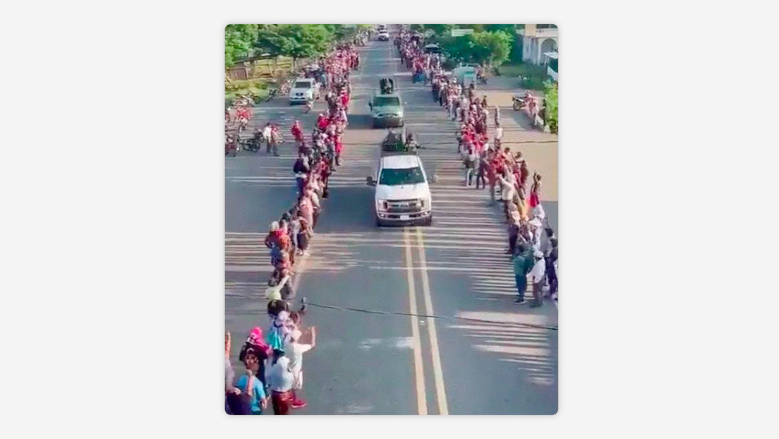 VIDEO: Reciben con aplausos a caravana del Cártel de Sinaloa que desfiló por el estado de Chiapas