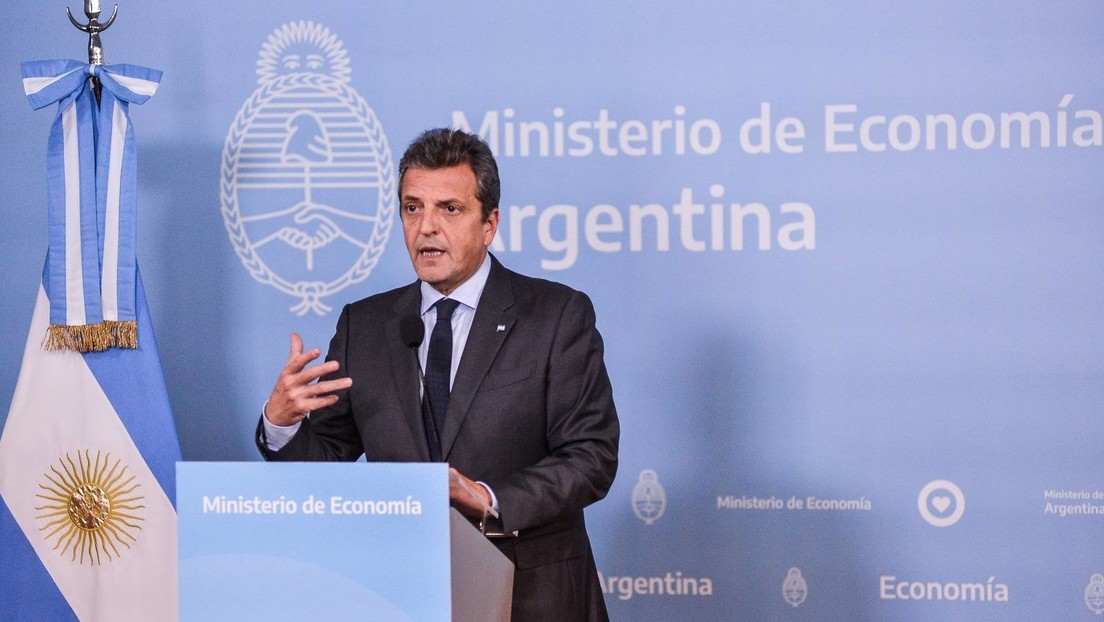 El Gobierno de Argentina anuncia un bono de "refuerzo" para trabajadores informales