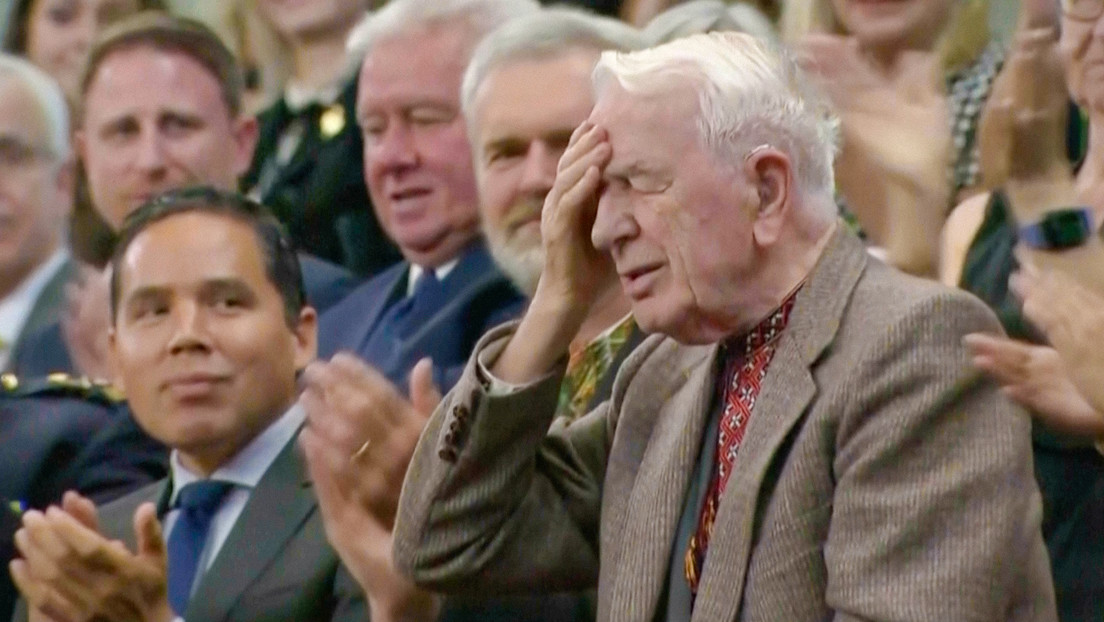 CBC: El veterano nazi ucraniano y su familia se esconden tras el homenaje en el Parlamento de Canadá