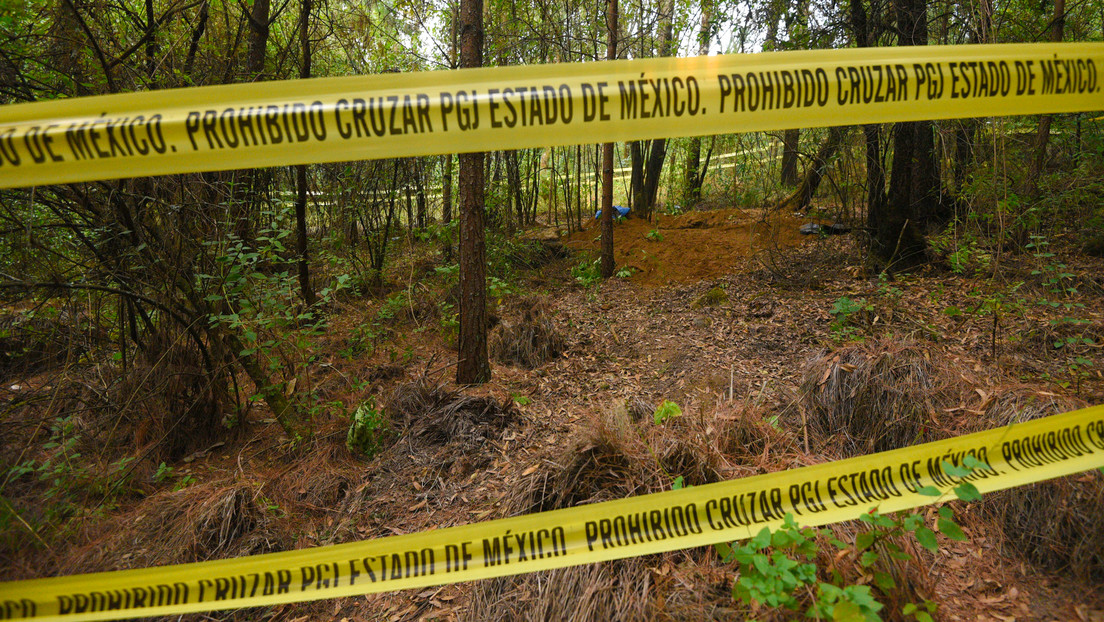 Madres buscadoras encuentran más de 40 cuerpos en una fosa clandestina en México