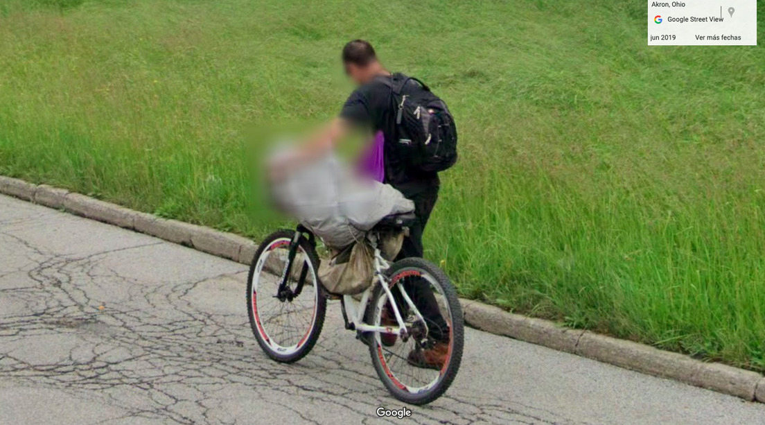 ¿Un cuerpo sin vida? La misteriosa escena captada por Google Street View