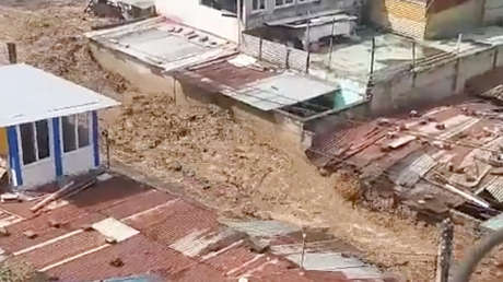 Casas destrozadas por el desbordamiento de un río en Guatemala (VIDEOS)