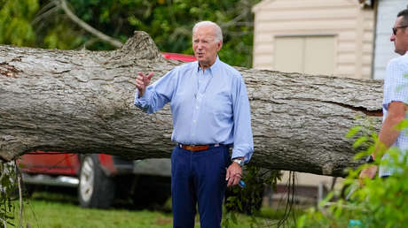 "Su nación les cubre las espaldas": Biden visita Florida tras el paso del huracán Idalia