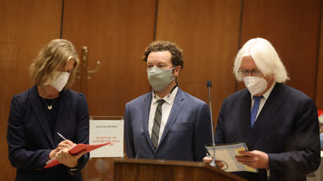 El actor Danny Masterson es condenado a al menos 30 años de cárcel por violación