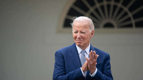 «Eso fue hace 827 años»: Biden bromea sobre su edad y su carrera política