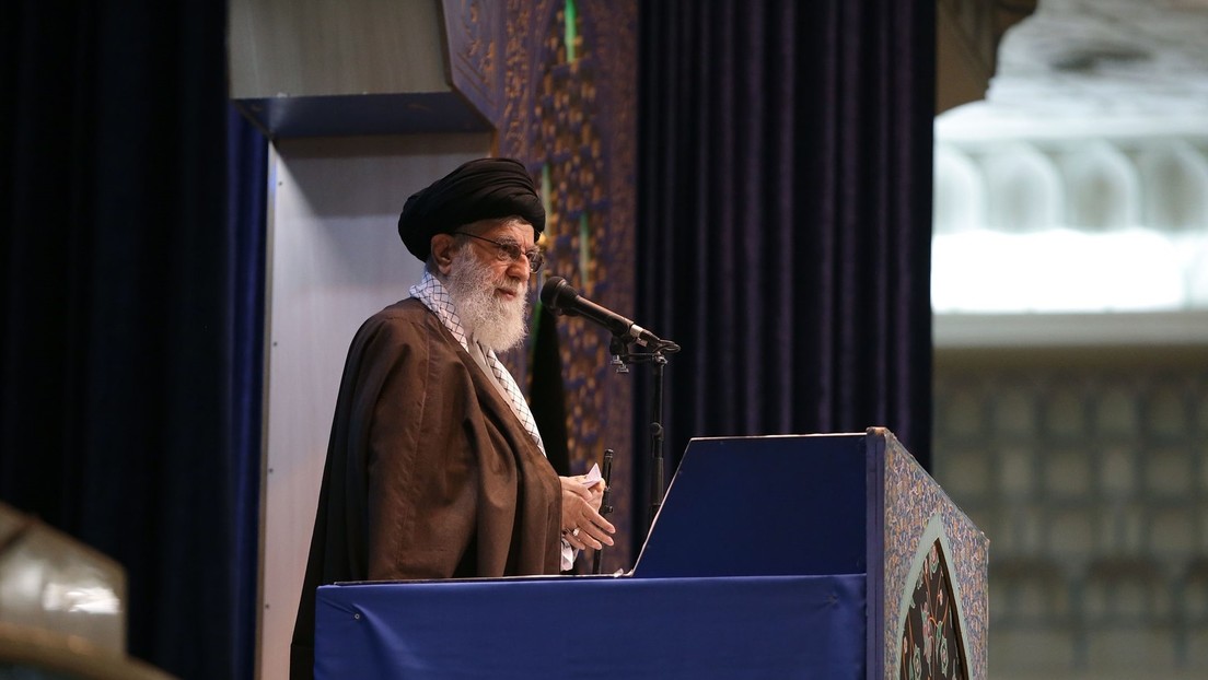 El ayatolá Jameneí advierte que normalizar las relaciones con Israel es "apostar a un caballo perdedor"
