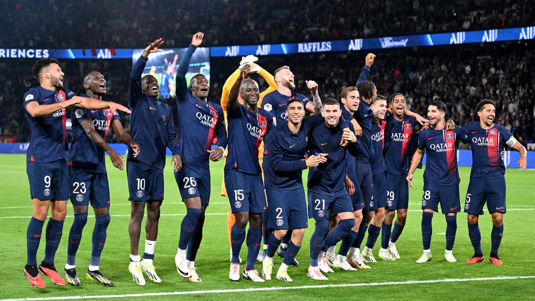 Sancionan a 4 futbolistas del PSG por cánticos ofensivos contra la afición del Marsella