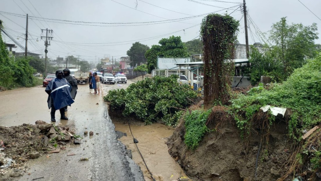 Tormenta Max toca tierra en Guerrero y se prevén fuertes lluvias en otros estados de México