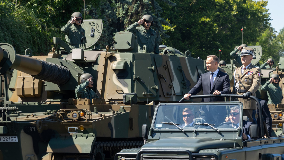 Dimiten dos altos generales del ejército de Polonia pocos días antes de las parlamentarias