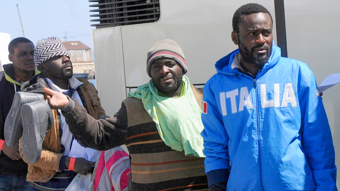 Migrantes irregulares no logran satisfacer sus necesidades básicas en Italia