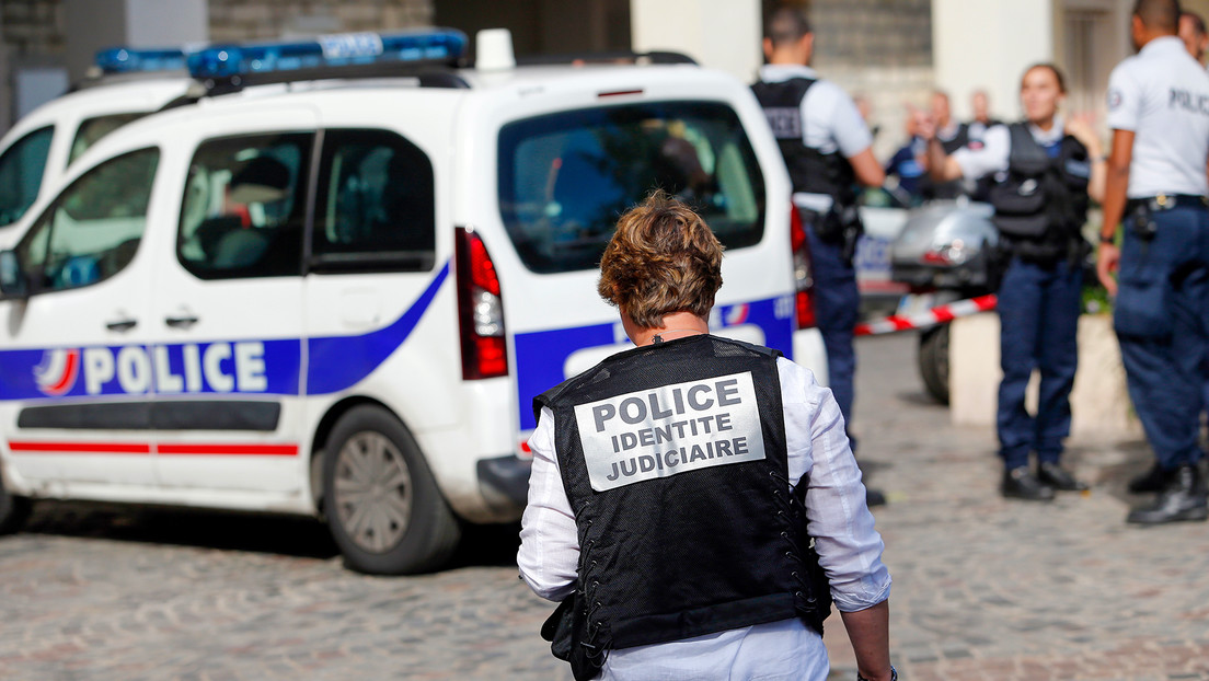 Un muerto y dos heridos por un ataque con cuchillo en un colegio en Francia