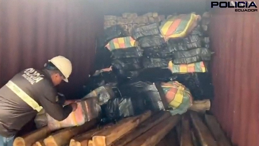 Incautan en Ecuador 1,5 toneladas de cocaína escondidas en un cargamento de madera