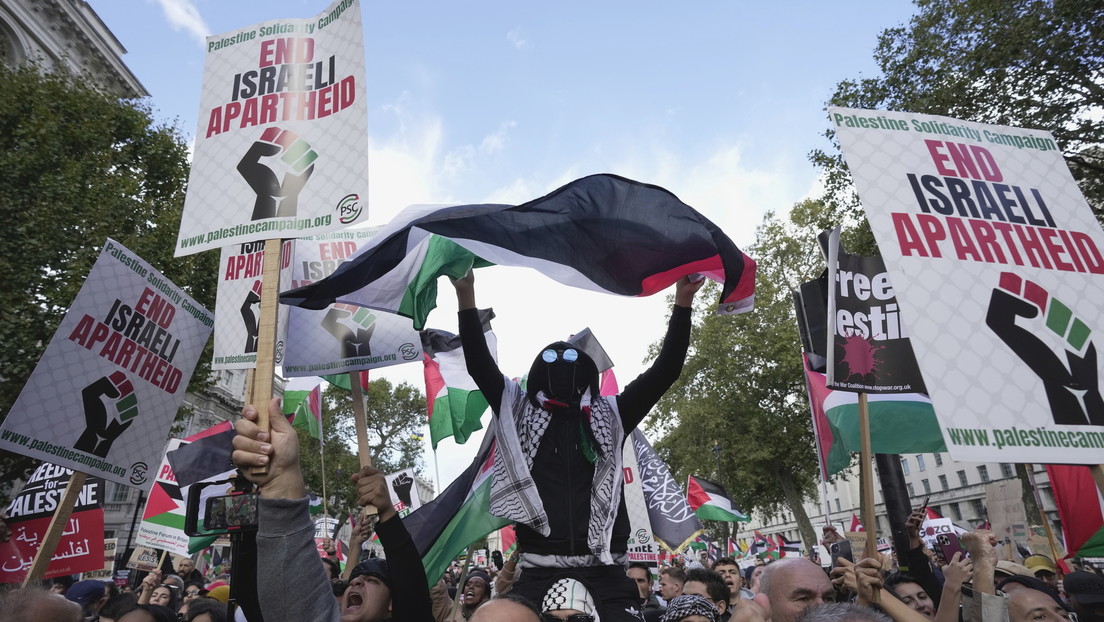 Miles de manifestantes inundan ciudades británicas en apoyo a Palestina (FOTOS, VIDEOS)