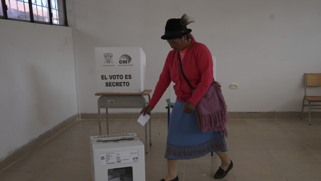 Cierran las urnas en las elecciones presidenciales extraordinarias de Ecuador