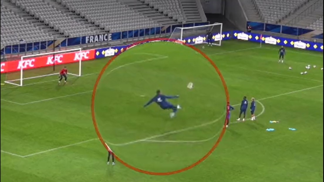 VIDEO: Impresionante gol de Mbappé en una práctica de Francia que celebra y deja atónitos a todos