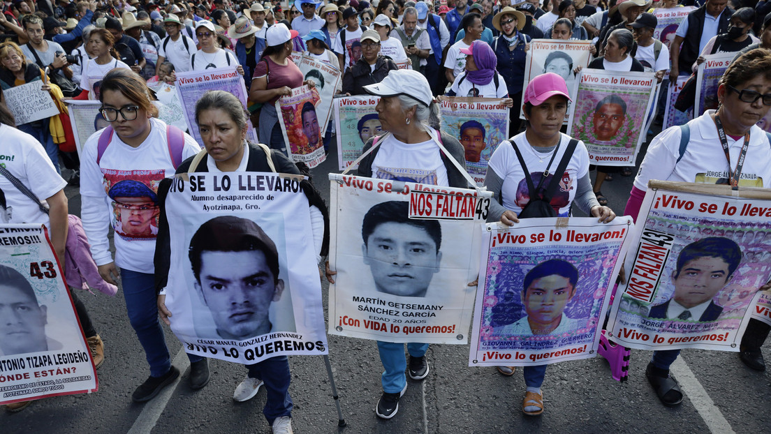 La Comisión de la Verdad de los 43 de Ayotzinapa publica documentos de espionaje militar