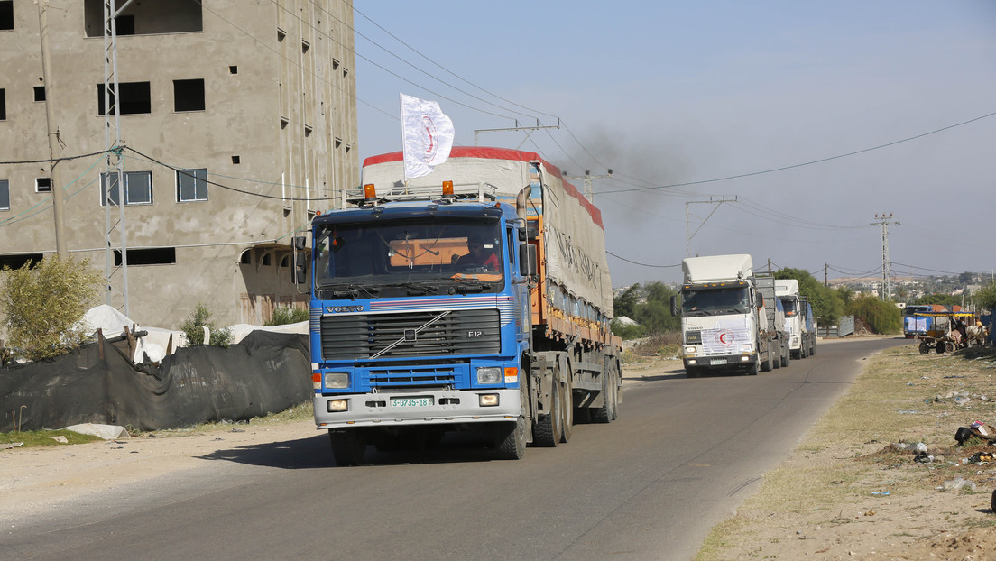 17 camiones con ayuda humanitaria entran a la Franja de Gaza a través del paso fronterizo de Rafah (VIDEO)