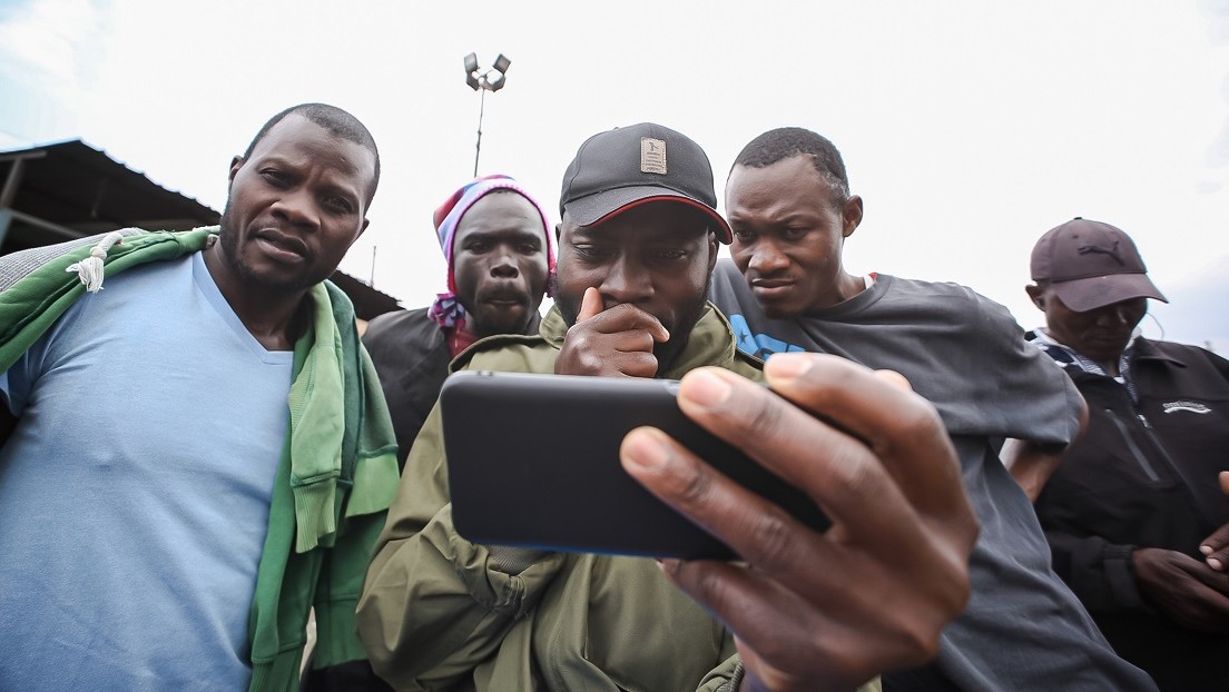Kenia pondrá en breve a la venta su teléfono inteligente 'asequible para todos'