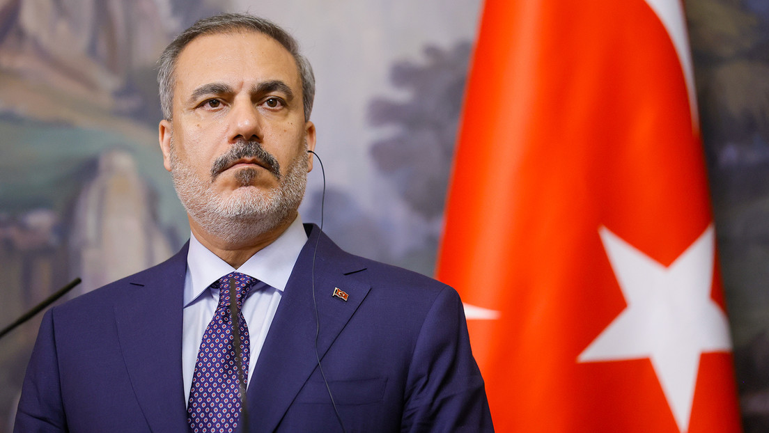 Canciller turco: Aquellos que alientan los crímenes de Israel son cómplices