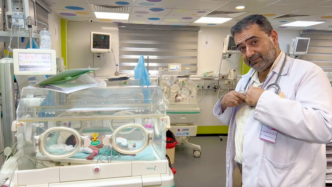 Médicos de Gaza rescatan a un bebé del vientre de su madre muerta en un bombardeo (VIDEO)