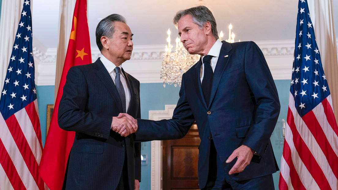 El canciller chino insta a "estabilizar" los lazos con EE.UU. en su viaje a Washington