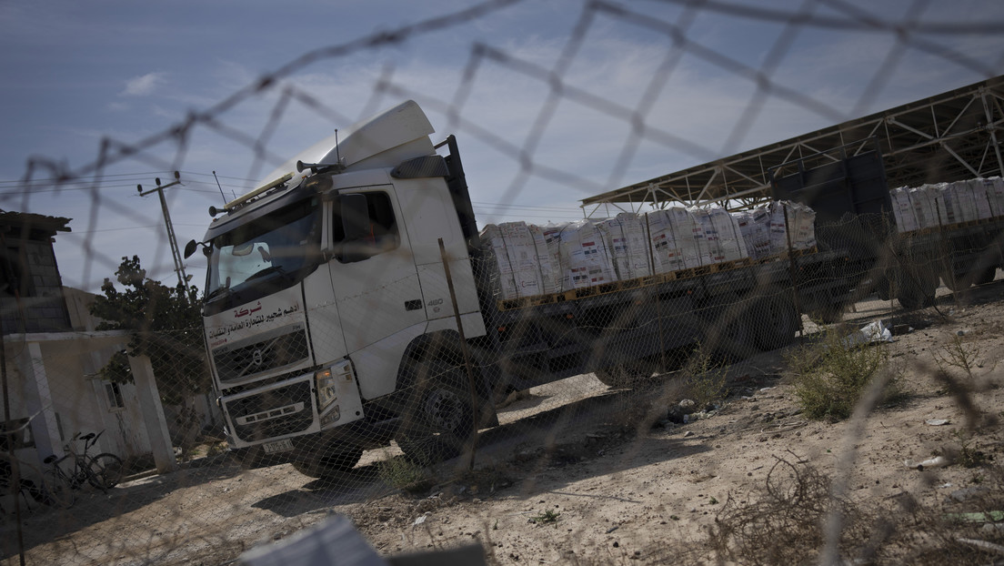 NYT: Israel permitirá la entrada en Gaza de 100 camiones con ayuda humanitaria al día